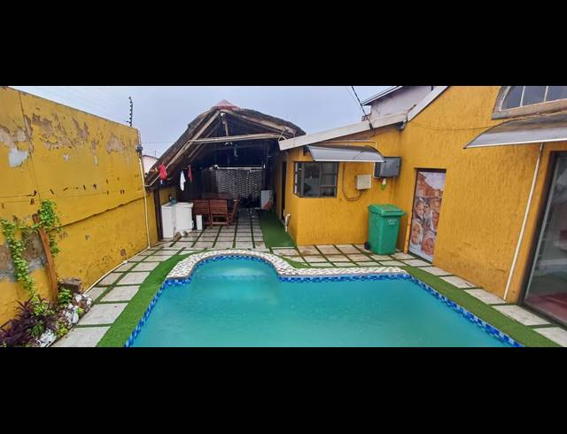 4 BEDROOM HOUSE FOR SALE IN PALM SPRINGS